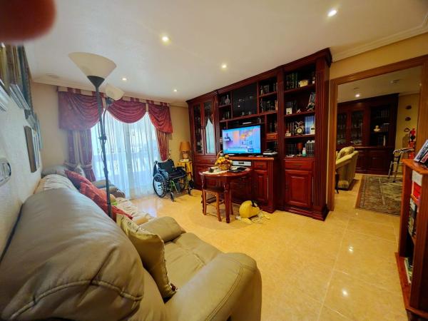Продажа квартиры на Piso en Calle Villa Madrid, Puerto Deportivo, Torrevieja, Торревьеха
 photo 2