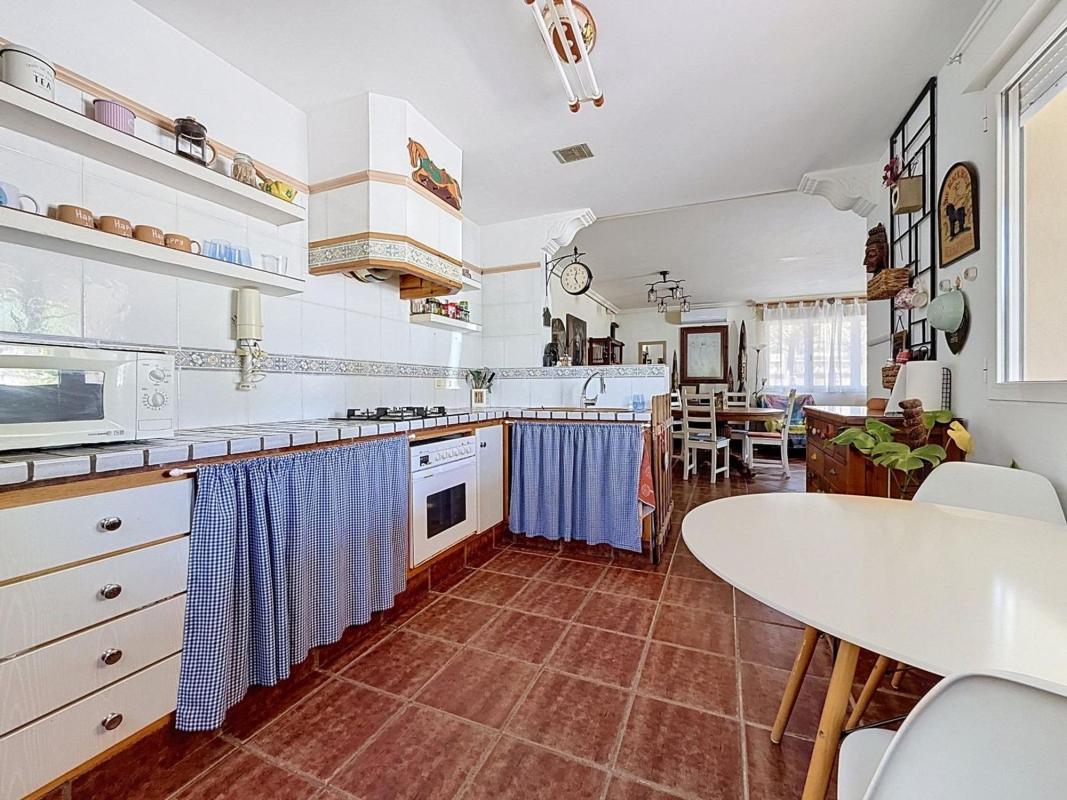 Properties for sale and rent in Spain photo 3