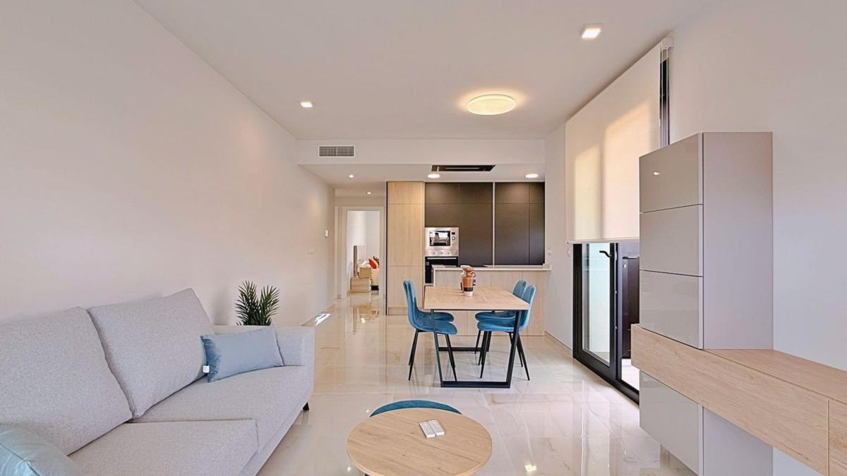 Venta de piso en Piso en Calle Lagos de Covadonga, Zona Lago - Los Almendros, Orihuela, Orihuela
photo 4