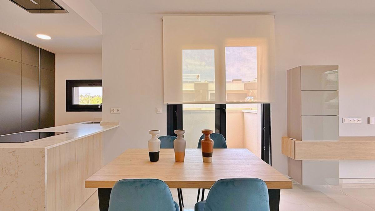 Venta de piso en Piso en Calle Lagos de Covadonga, Zona Lago - Los Almendros, Orihuela, Orihuela
photo 5