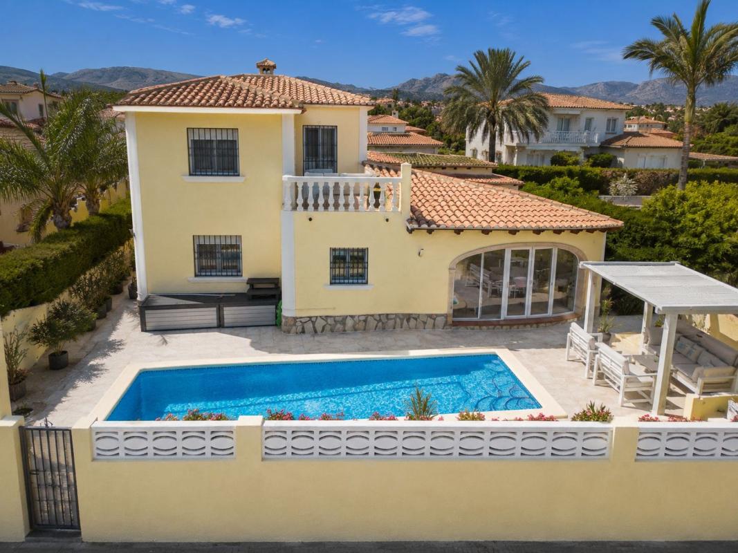 Properties for sale and rent in Spain photo 1