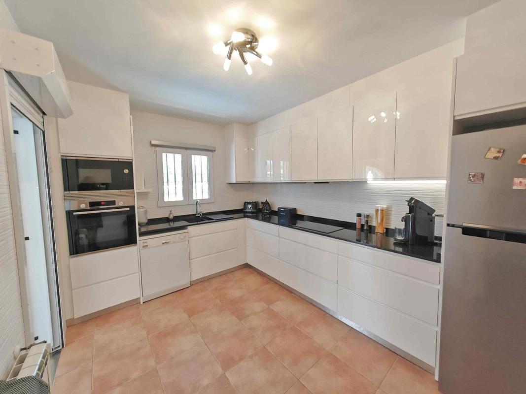Properties for sale and rent in Spain photo 5