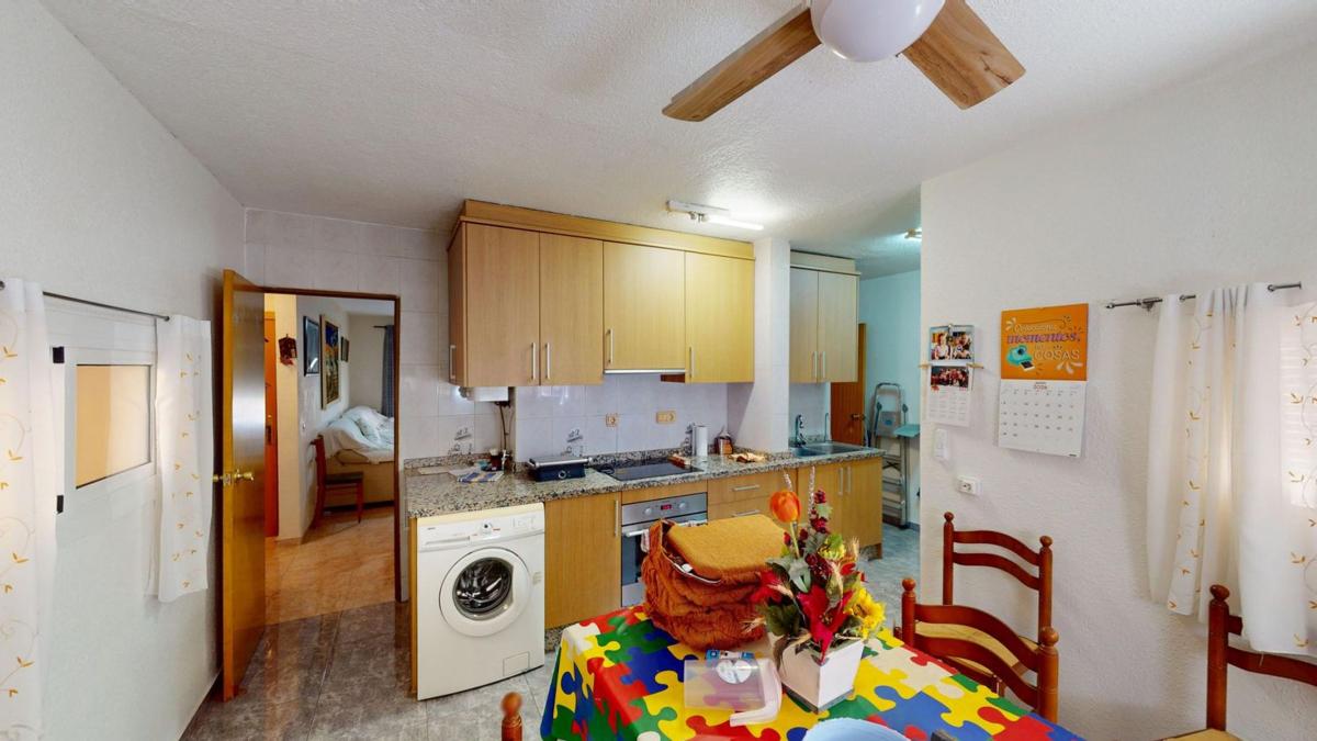 Venta de piso en Piso en Calle Taronger, San Antón - Palmerales, Elche / Elx, Elche / Elx
photo 4