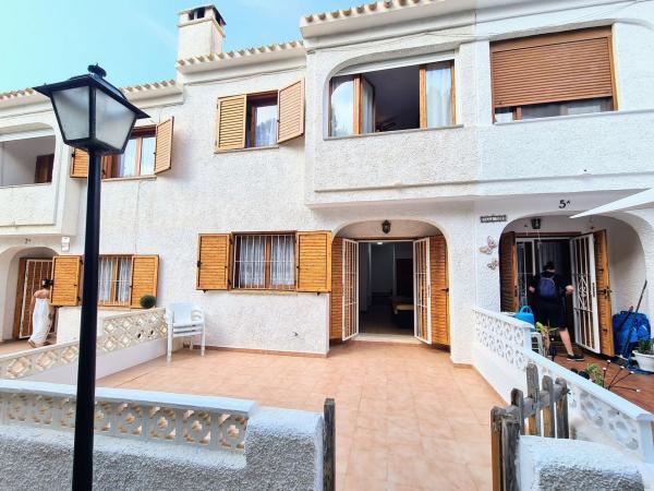 Chalet adosado en Calle Jazmines 6, Playa Flamenca, Orihuela photo 1
