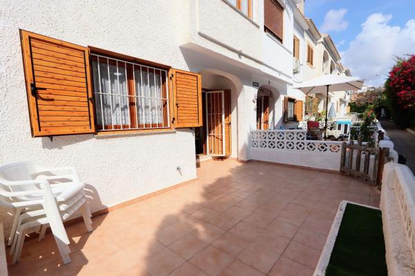 Chalet adosado en Calle Jazmines 6, Playa Flamenca, Orihuela photo 2