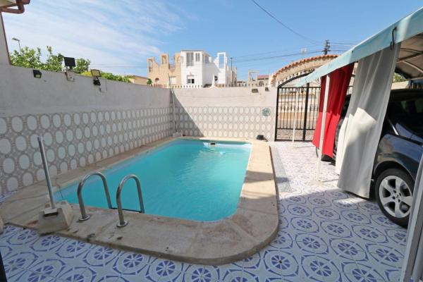 Chalet adosado en La Siesta - El Salado - Torreta, Torrevieja thumbnail 1