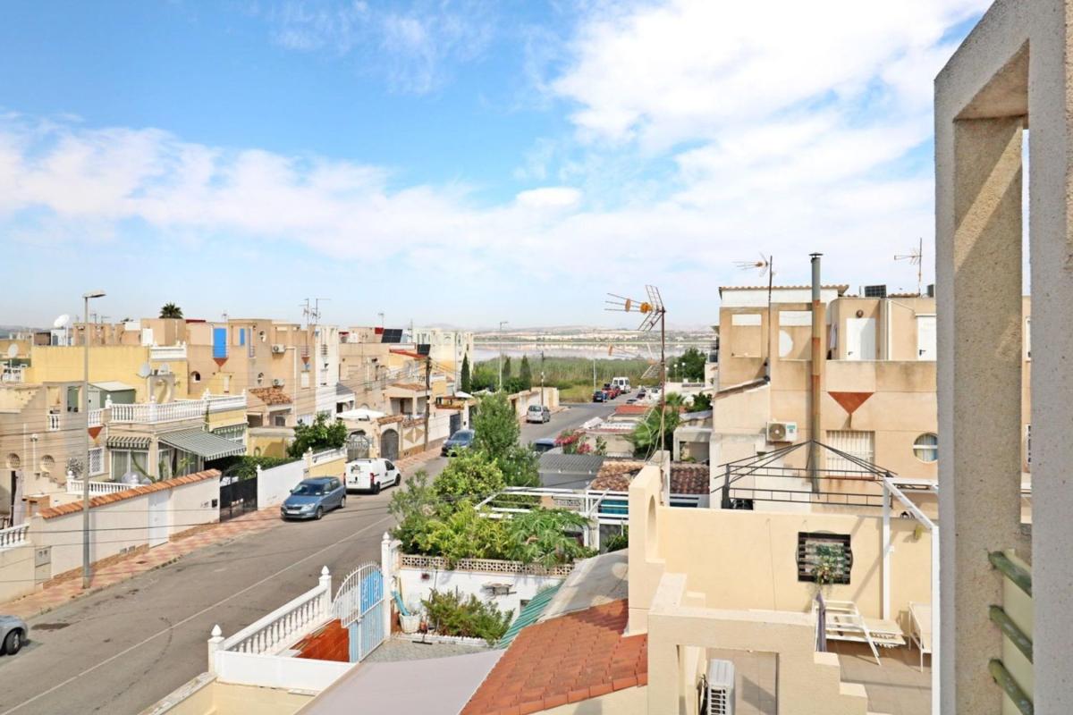 Sprzedaż szeregowego domku w Chalet adosado en La Siesta - El Salado - Torreta, Torrevieja , Torrevieja photo 3