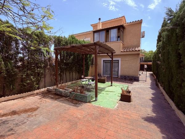 Chalet pareado en Calle les Oliveres, Aigües photo 1
