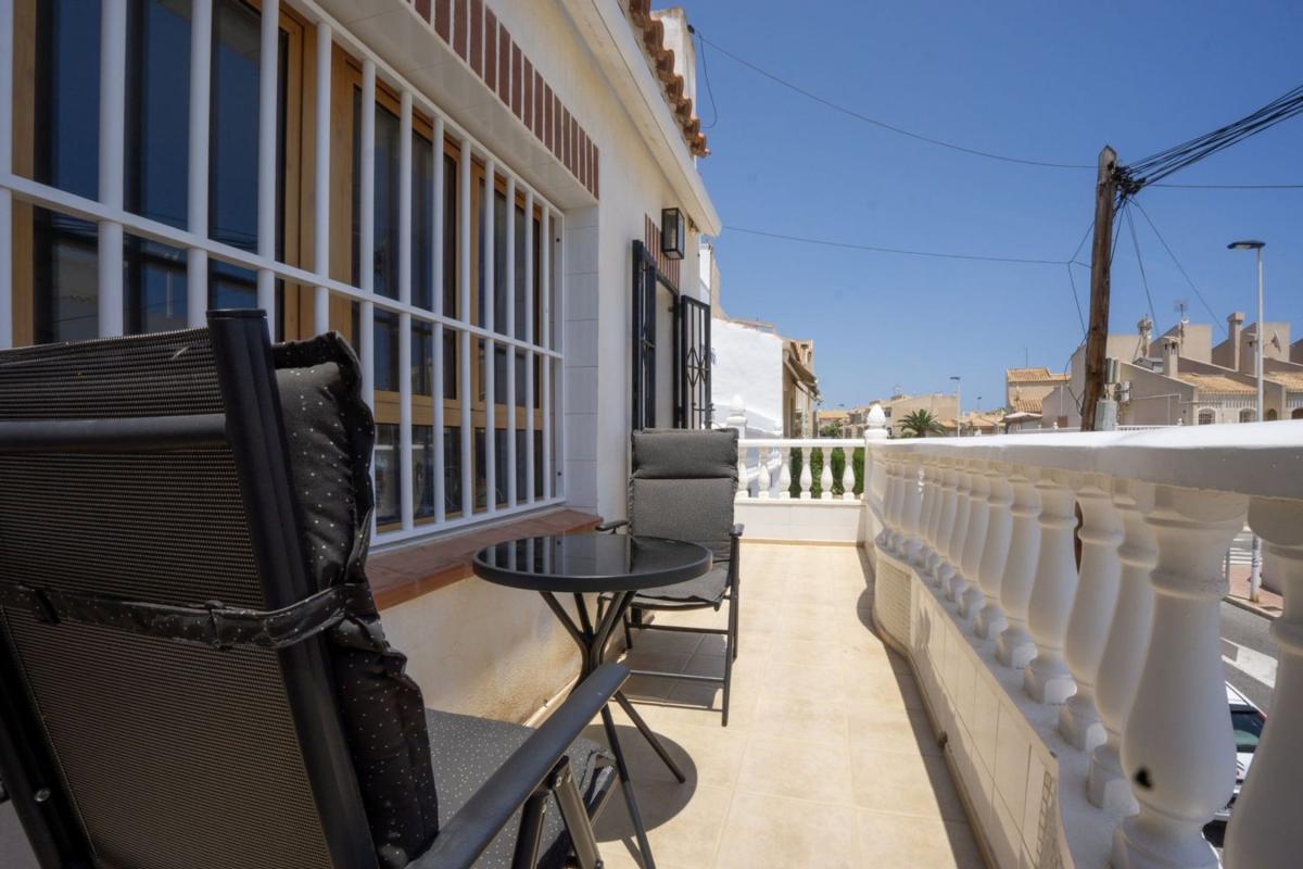 Sale of apartment in Piso en Calle Jacinto Benavente, Zona los Frutales, Torrevieja, Torrevieja
photo 3