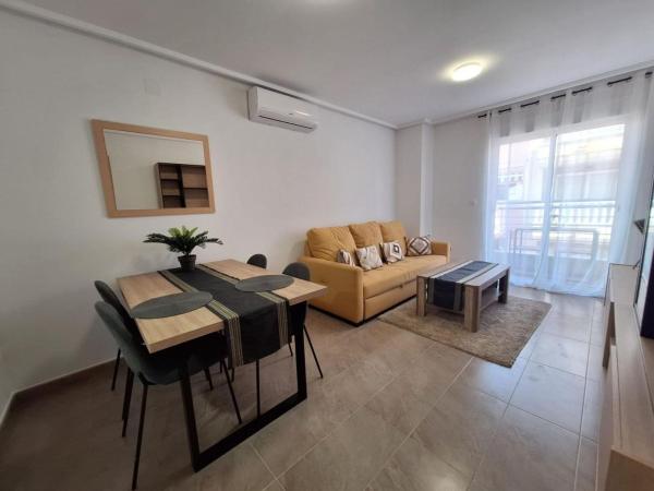 Продажа квартиры на Piso en Calle San Julián, Puerto Deportivo, Torrevieja, Торревьеха
 photo 1
