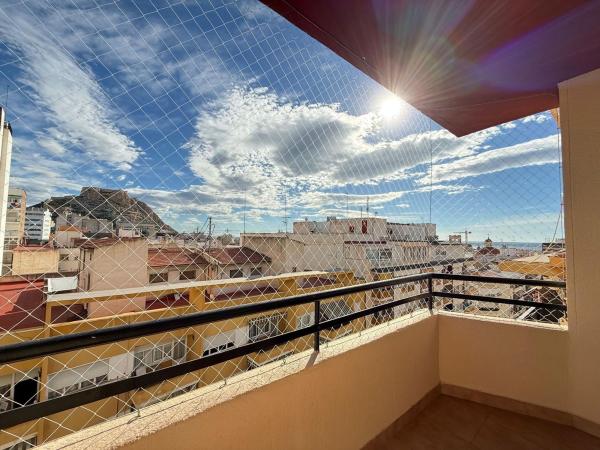 Venta de piso en Piso en Calle de Ángel Lozano, Centro Tradicional, Alicante / Alacant, Alicante / Alacant
photo 1