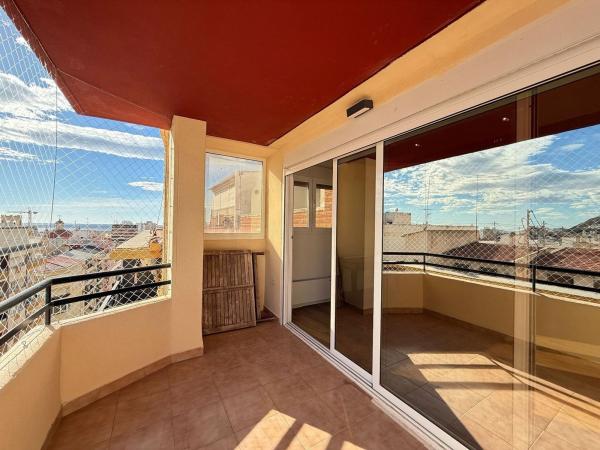 Venta de piso en Piso en Calle de Ángel Lozano, Centro Tradicional, Alicante / Alacant, Alicante / Alacant
thumbnail 2