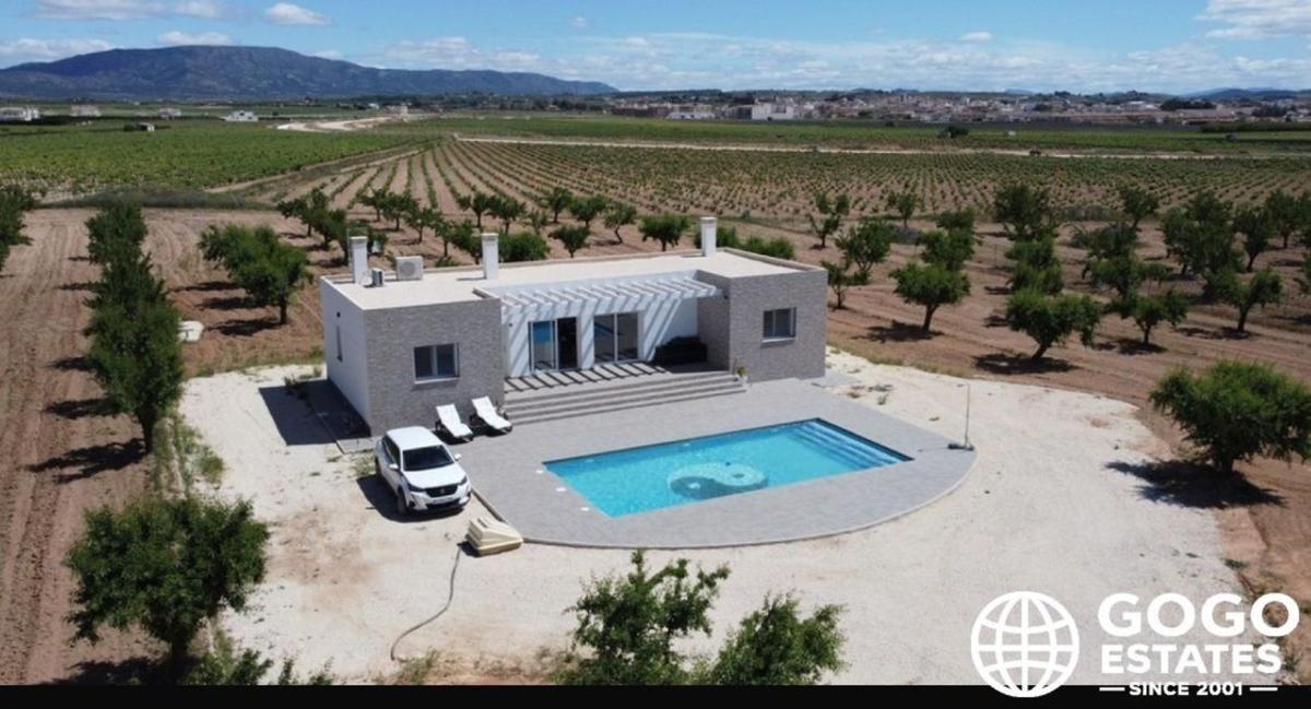 Продажа отдельного шале в Casa o chalet en Plaza Molino, Pinoso, Пиносo photo 1