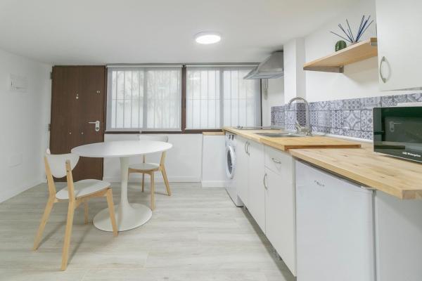 Venta de piso en Piso en Avenida Ramón y Cajal, Zona Puerto Deportivo, Fuengirola, Fuengirola
 photo 4