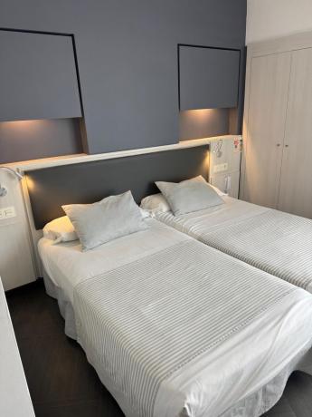 Квартира на продажу в Estudio en Paseo Marítimo Rey de España, Zona Puerto Deportivo, Fuengirola, Фуэнхирола photo 1