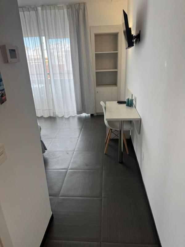 Продажа студии в Estudio en Paseo Marítimo Rey de España, Zona Puerto Deportivo, Fuengirola, Фуэнхирола photo 3