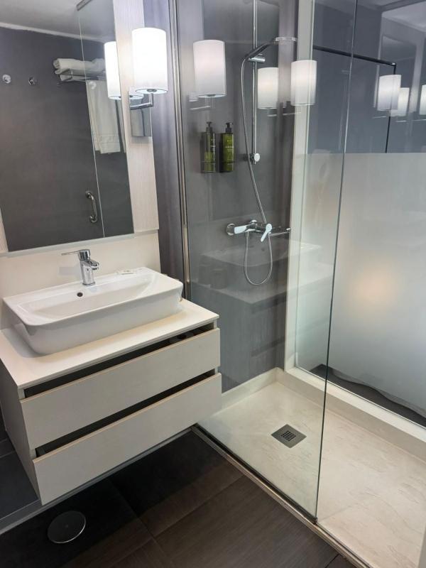 Продажа студии в Estudio en Paseo Marítimo Rey de España, Zona Puerto Deportivo, Fuengirola, Фуэнхирола photo 4