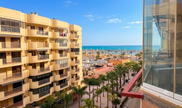 Квартира на продажу в Estudio en Calle Martínez Catena, 6, Zona Puerto Deportivo, Fuengirola, Фуэнхирола photo 2