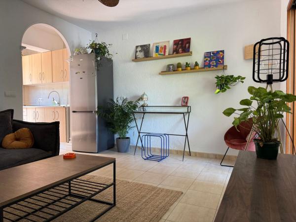 Sale of flat in Piso en Calle de Deportes, 14, Los Pacos, Fuengirola, Fuengirola
thumbnail 1