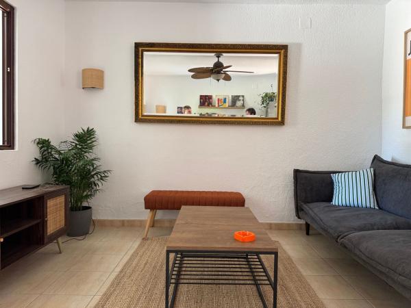 Sale of flat in Piso en Calle de Deportes, 14, Los Pacos, Fuengirola, Fuengirola
thumbnail 2