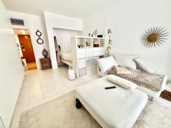 Venta de piso en Piso en Calle Martínez Catena, 6, Zona Puerto Deportivo, Fuengirola, Fuengirola
 photo 2
