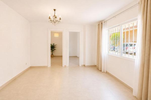 Venta de piso en Piso en Calle Valladolid, 13, Centro Ciudad, Fuengirola, Fuengirola
photo 1