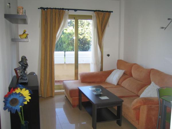 Sale of flat in Piso en Calle las Viñas, 6, Los Pacos, Fuengirola, Fuengirola
thumbnail 1