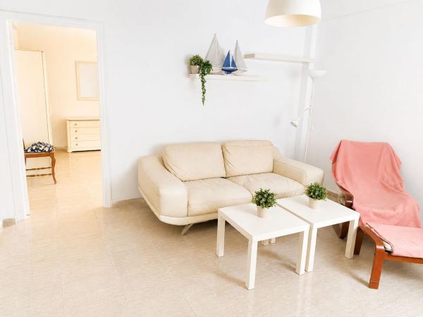 Venta de piso en Piso en Avenida Condes de San Isidro, Zona Puerto Deportivo, Fuengirola, Fuengirola
 photo 2