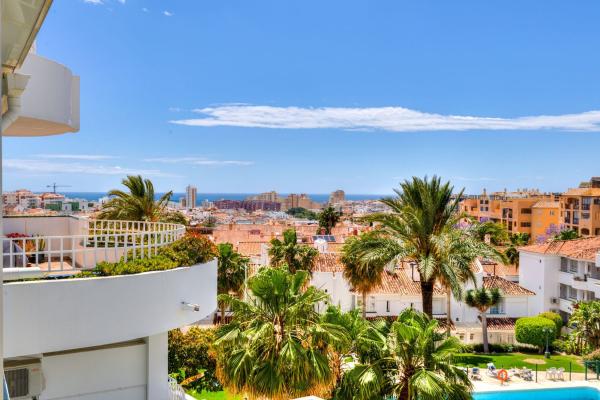 Sale of flat in Piso en Camino de la Cantera, Los Pacos, Fuengirola, Fuengirola
photo 1