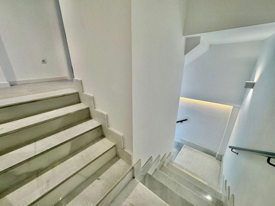 Продажа дуплекса на Dúplex en Calle Alcalá Galiano, Los Pacos, Fuengirola, Фуэнхирола photo 3