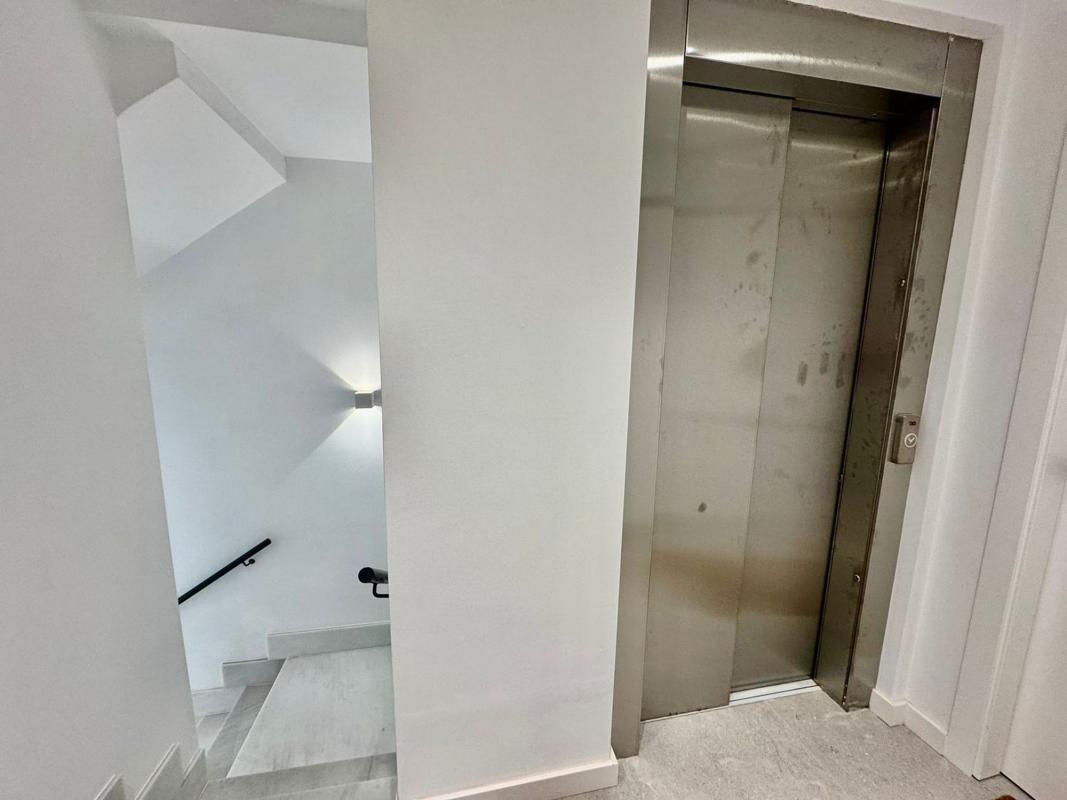 Продажа дуплекса на Dúplex en Calle Alcalá Galiano, Los Pacos, Fuengirola, Фуэнхирола photo 5
