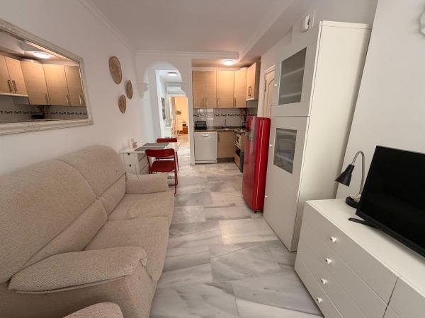 Venta de piso en Piso en Calle Miguel Márquez, 15, Zona Puerto Deportivo, Fuengirola, Fuengirola
photo 1