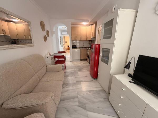 Venta de piso en Piso en Calle Miguel Márquez, 15, Zona Puerto Deportivo, Fuengirola, Fuengirola
 photo 4