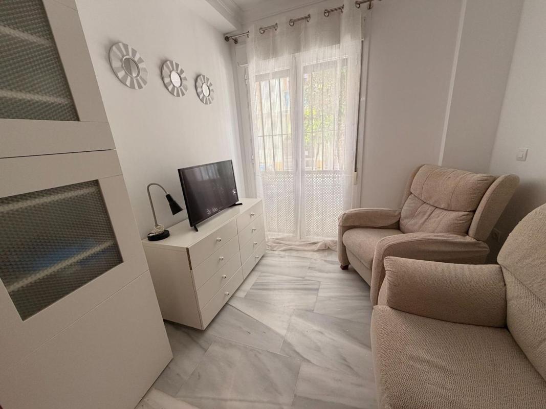 Продажа квартиры на Piso en Calle Miguel Márquez, 15, Zona Puerto Deportivo, Fuengirola, Фуэнхирола
photo 5