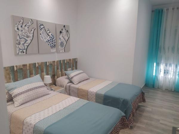 Venta de piso en Piso en Zona Puerto Deportivo, Fuengirola, Fuengirola
photo 1