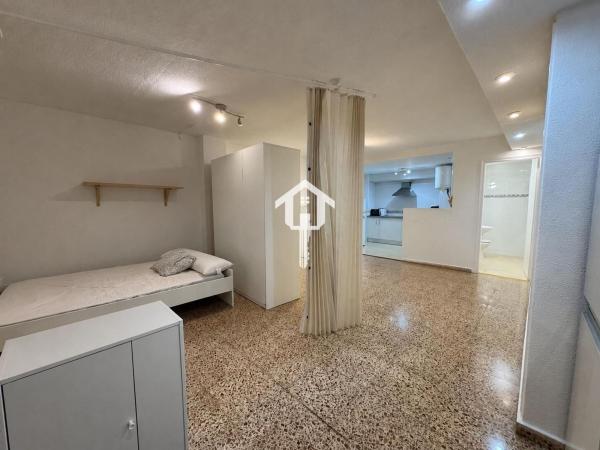 Venta de piso en Piso en Calle Rafael Terol, Centro Tradicional, Alicante / Alacant, Alicante / Alacant
thumbnail 2