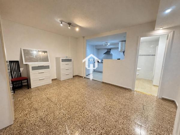 Venta de piso en Piso en Calle Rafael Terol, Centro Tradicional, Alicante / Alacant, Alicante / Alacant
thumbnail 3