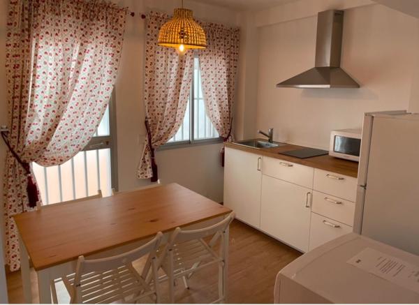 Venta de piso en Piso en Avenida Condes de San Isidro, 35, Zona Puerto Deportivo, Fuengirola, Fuengirola
photo 1