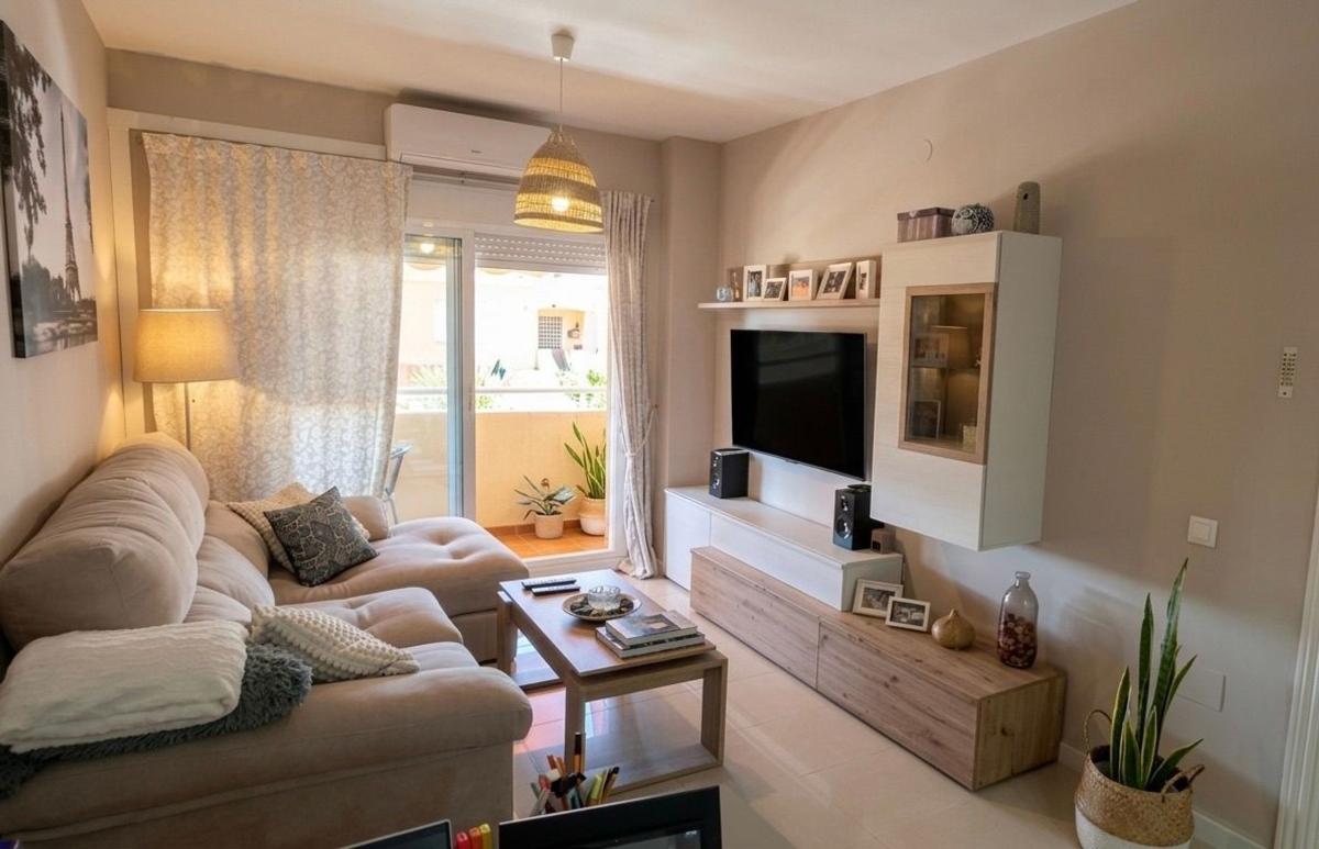 Sale of apartment in Piso en Calle Narciso, 1, Los Pacos, Fuengirola, Fuengirola
photo 1