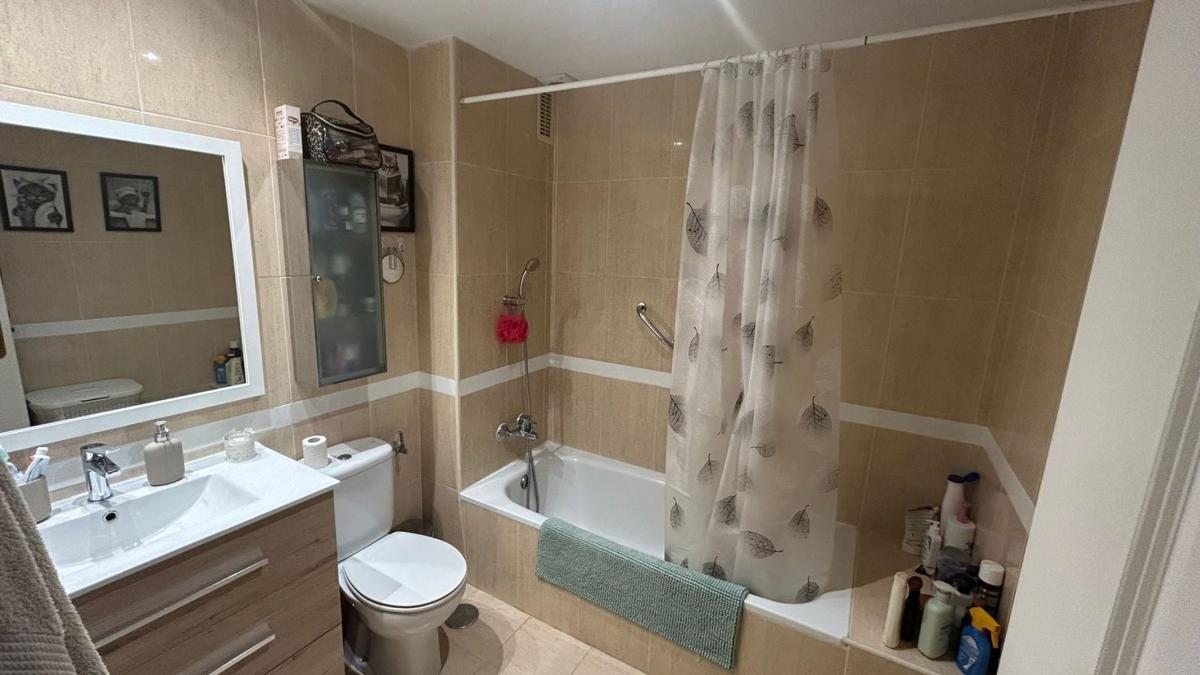 Sale of apartment in Piso en Calle Narciso, 1, Los Pacos, Fuengirola, Fuengirola
photo 5