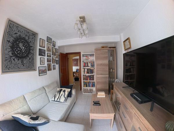 Venta de piso en Piso en Calle Pinoso, Carolinas Altas, Alicante / Alacant, Alicante / Alacant
photo 1