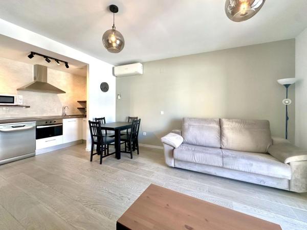 Venta de piso en Piso en Calle Salinas, 18, Playa de los Boliches, Fuengirola, Fuengirola
photo 1