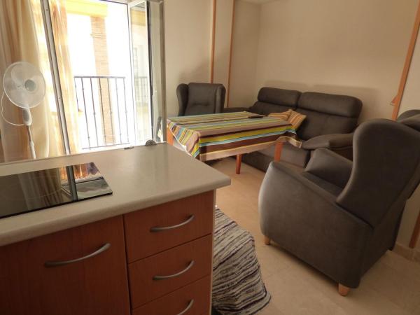Venta de piso en Piso en Calle Marbella, Zona Puerto Deportivo, Fuengirola, Fuengirola
 photo 2