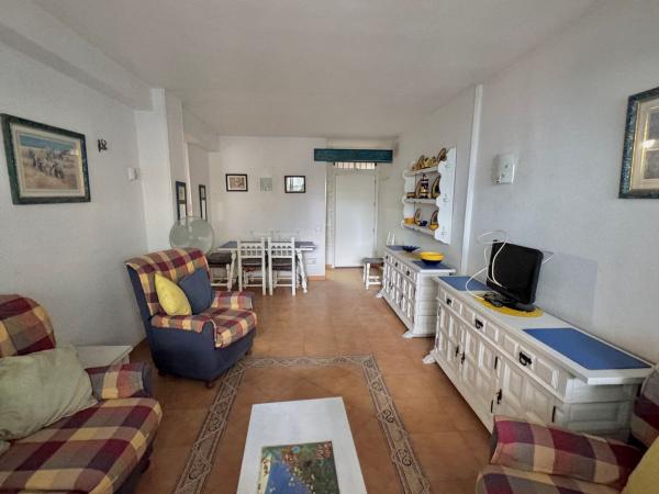 Venta de piso en Piso en Paseo Marítimo Rey de España, Zona Puerto Deportivo, Fuengirola, Fuengirola
 photo 2