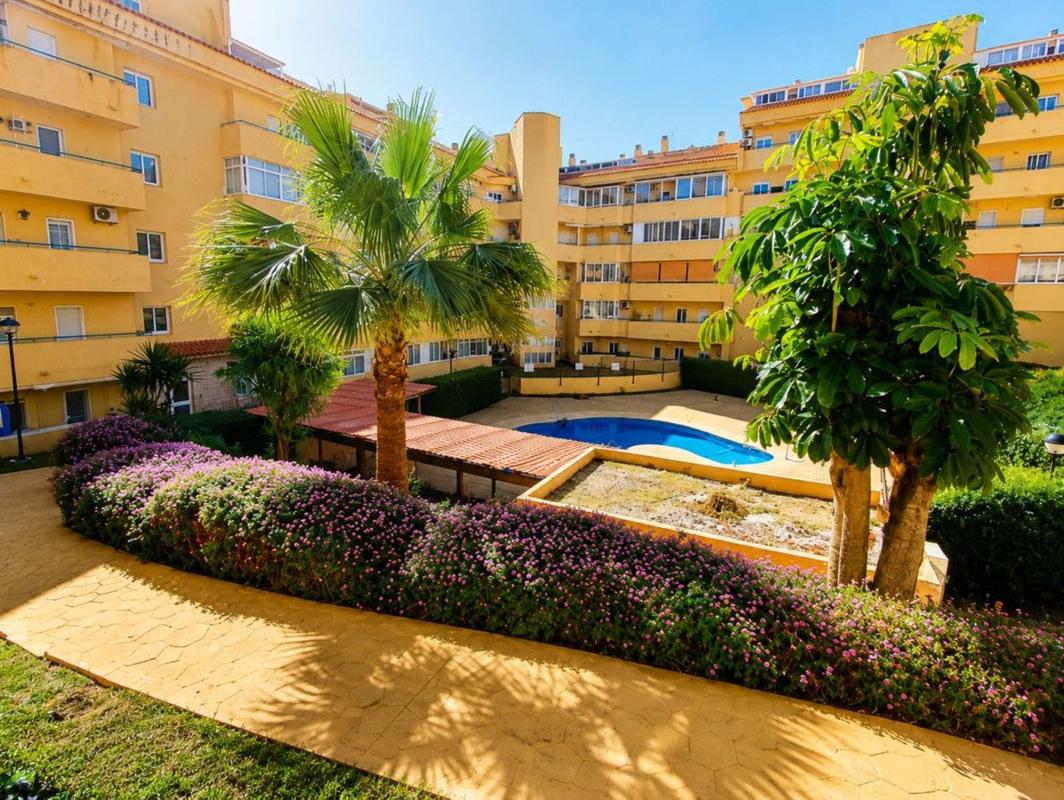Venta de piso en Piso en Camino de la Cantera, 20 b, Los Pacos, Fuengirola, Fuengirola
 photo 2