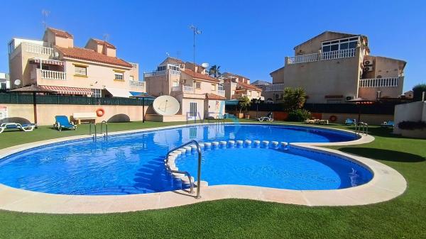 Chalet wolnostojący na sprzedaż w  Casa o chalet en La Siesta - El Salado - Torreta, Torrevieja, Torrevieja photo 4
