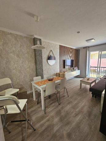 Venta de piso en Piso en Calle del Capitán, 1, Zona Puerto Deportivo, Fuengirola, Fuengirola
photo 1
