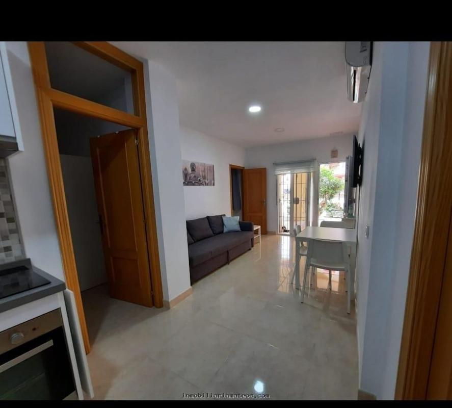 Sale of apartment in Piso en Calle Frascuelo, Los Boliches, Fuengirola, Fuengirola
photo 2