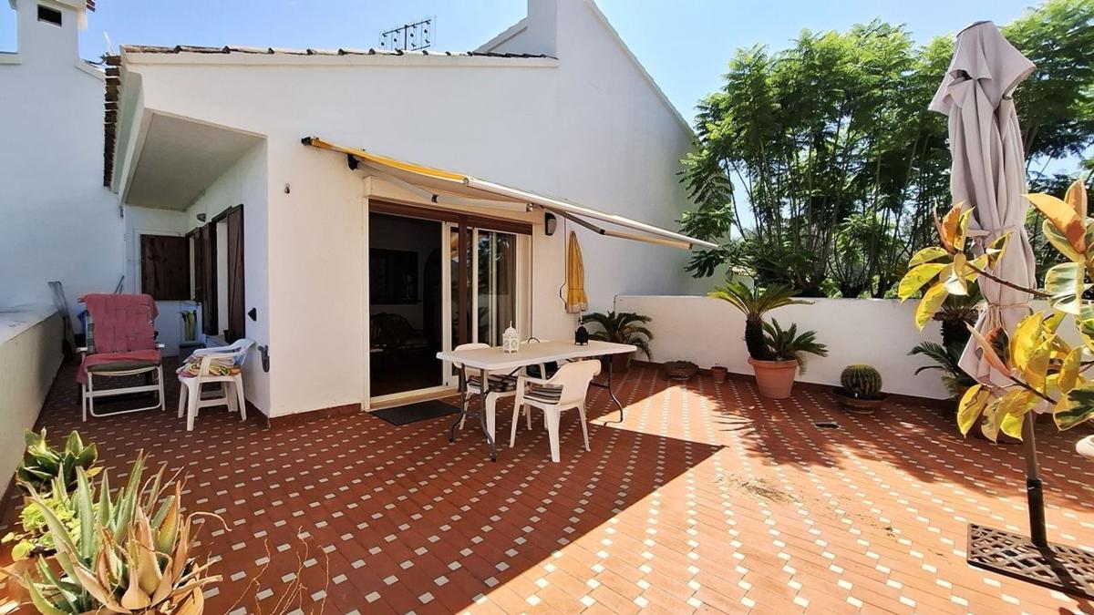 Venta de chalet adosado en  Chalet adosado en Centro Urbano, Denia , Denia photo 5