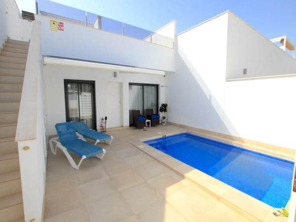 Chalet adosado en Calle Canal Tajo-Segura, Zona Pueblo, Pilar de la Horadada photo 1